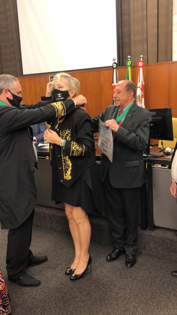 Cientista Política Claudia Cataldi é homenageada pela Câmara de Vereadores em SP