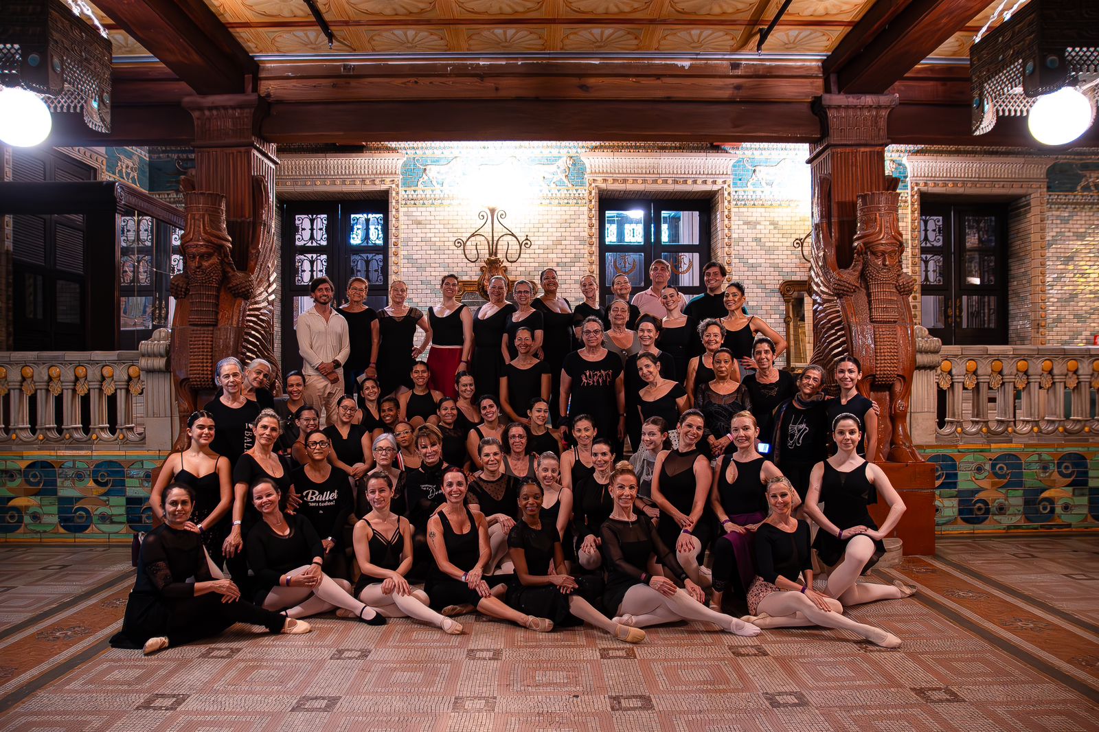 Projeto ‘Aulão do Bem’ completa 1 ano oferecendo aulas de ballet gratuitas ao público maduro em Niterói