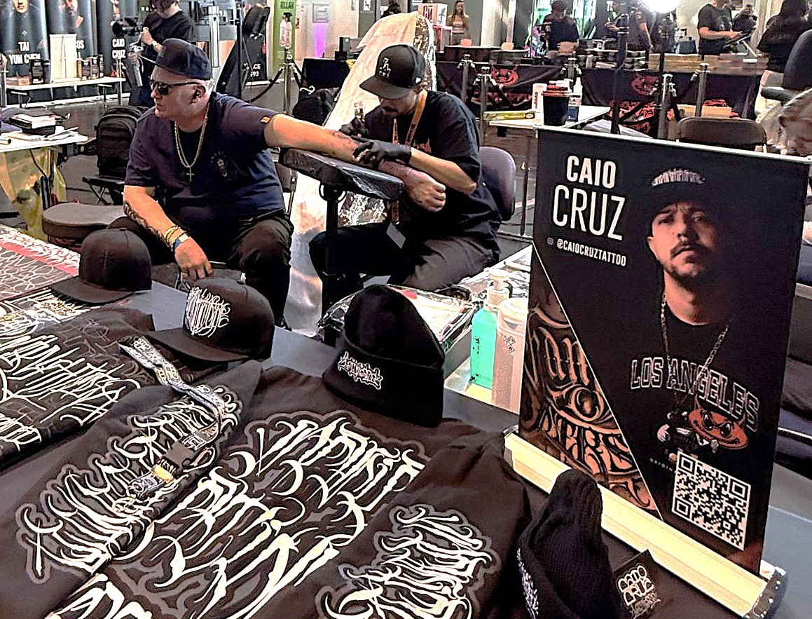 A Arte de Tatuar o Mundo: A História Inspiradora de Caio Cruz
