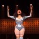 Julia Sanchez em “Elza, o musical” – Foto: Enzo Amarelo