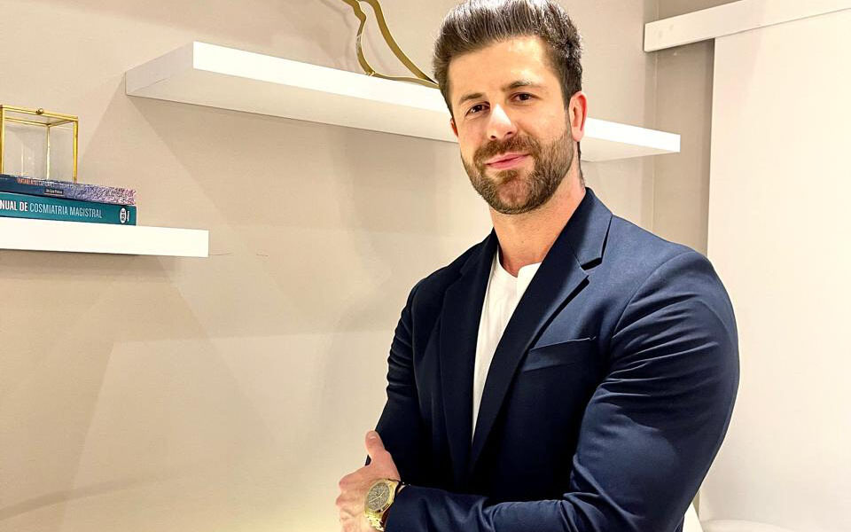 Dr. Lucas Minari Biaggioni é especialista em Medicina Integrativa, com pós-graduação em Medicina Funcional e formação internacional em LifeStyle Medicine pela Harvard Medical School.