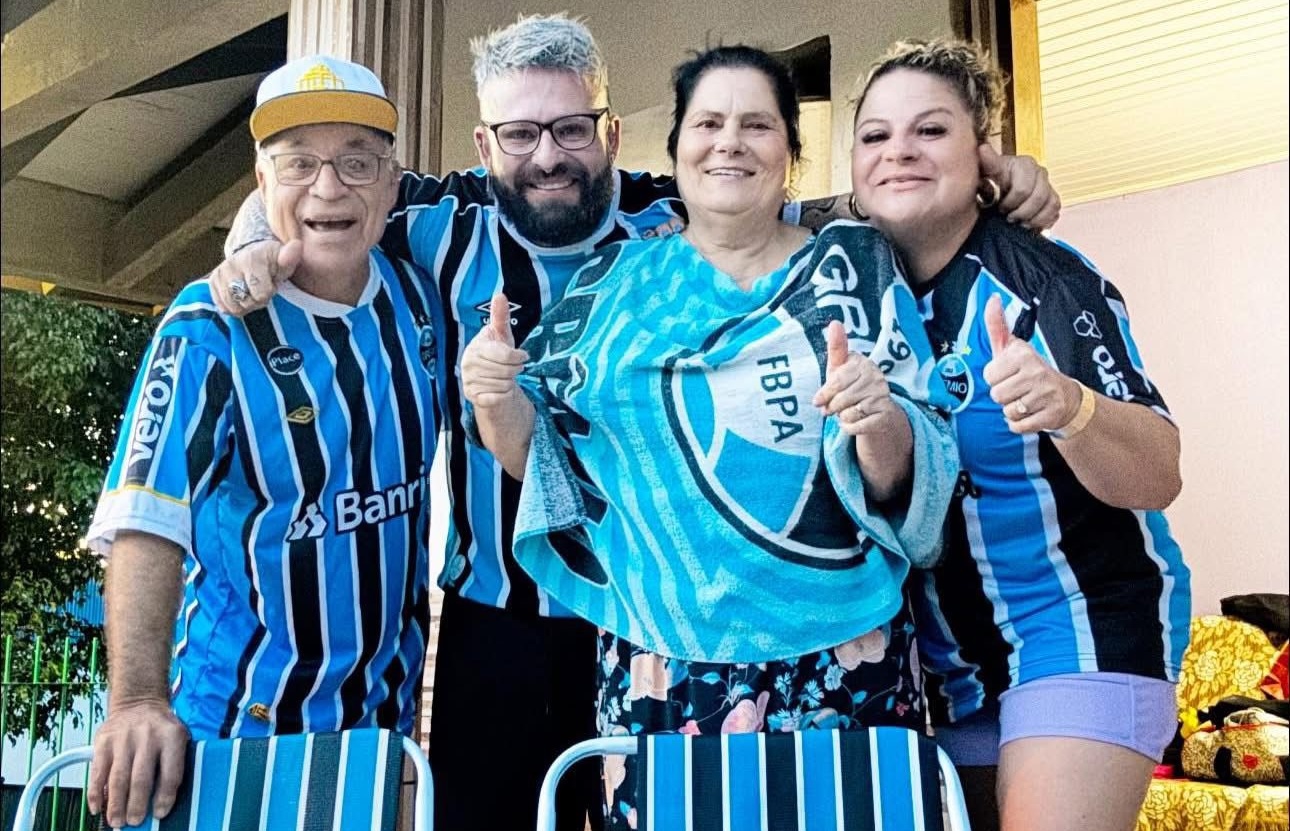 Sacerdote Filipe Cruz com os pais Miguel Jorge e Maria Gorete e a irmã Ledjane de Morais - Crédito da Foto: Acervo Pessoal