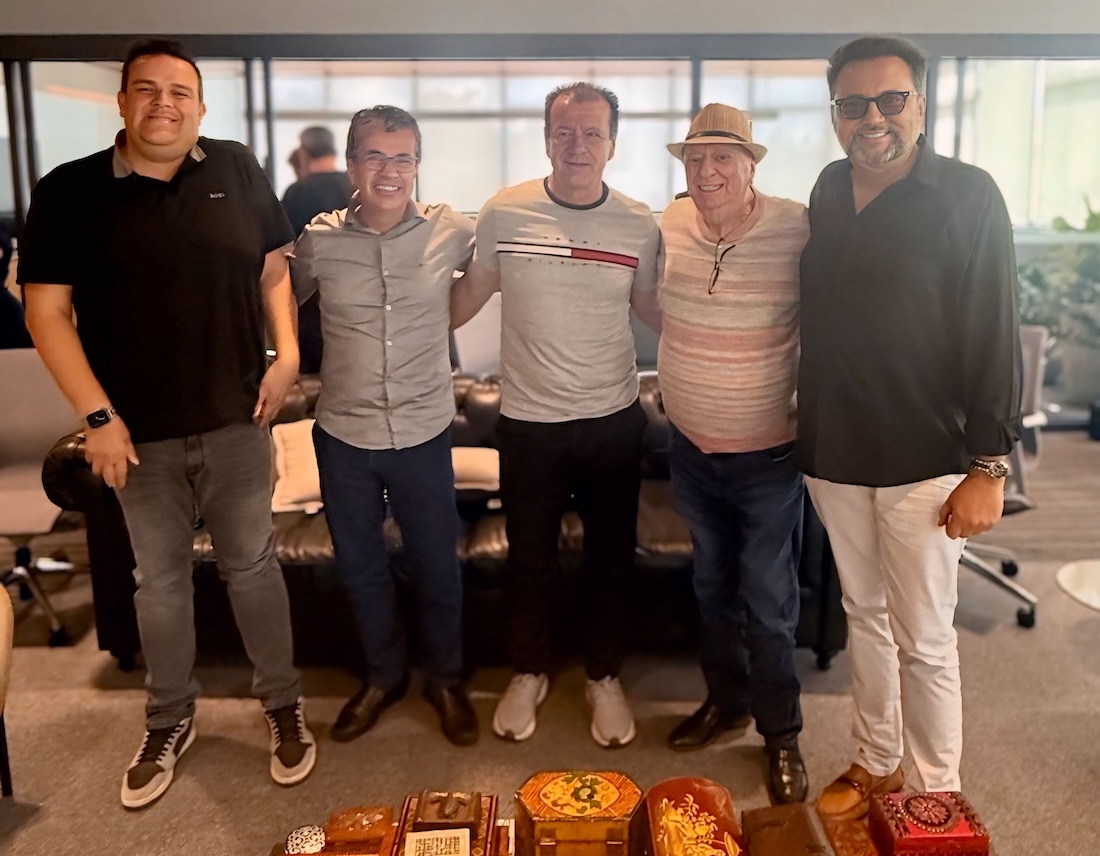 Felipe Teixeira, Carlos Chinchilla, Dunga, Raul Gil e Geraldo Luís - Foto: Divulgação