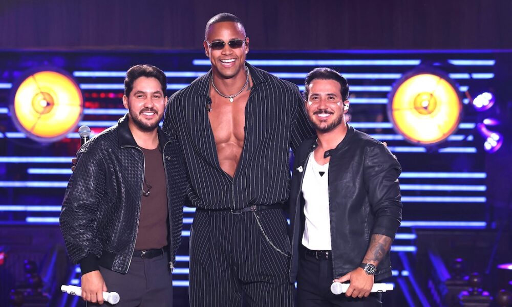 Iguinho e Lulinha com Léo Santana - Crédito da Foto: Rubens Cerqueira