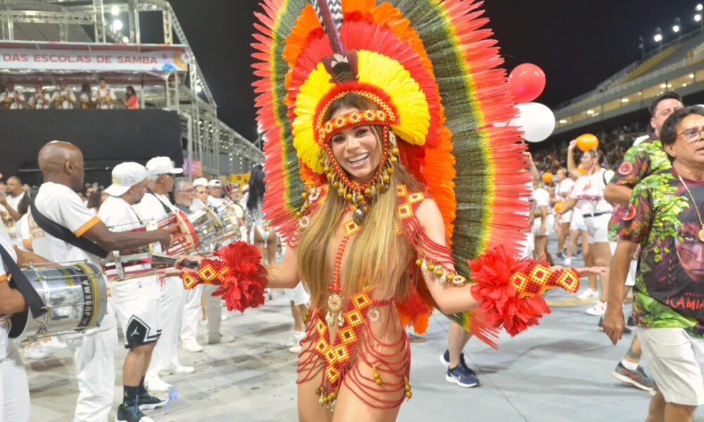 Lexa Madrinha de Bateria da Dragões da Real - Crédito da Foto: Felipe Araújo / Liga-SP