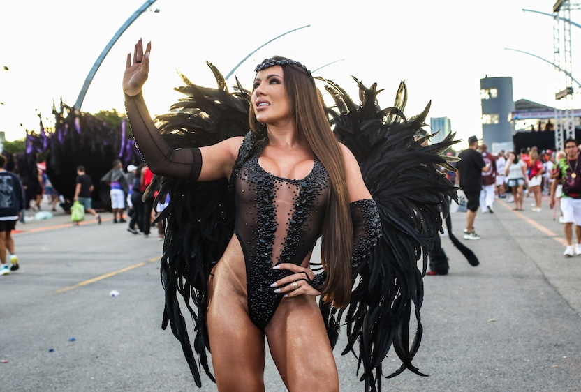 Carla Silva - Musa da Colorado do Brás - Crédito da Foto: Adilson Marques / Divulgação