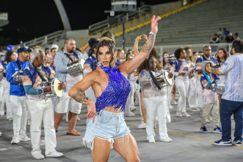 Vivian Cristinelle - Fotos: Adilson Marques / Edu Graboski - Divulgação