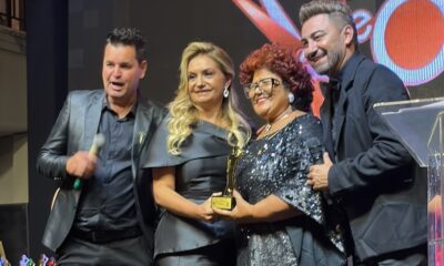 Cantora Adryana Ribeiro na Premiação Tesoura de Ouro Oficial - Crédito da Foto: Renato Cipriano