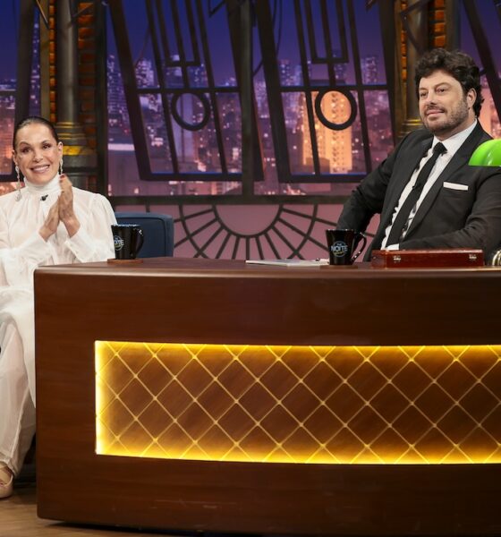 Carolina Ferraz no The Noite - Crédito da Foto: Divulgação / SBT