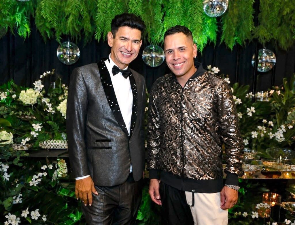 Val Couto e o cantor Kaddu Smith - Crédito da Foto: Divulgação