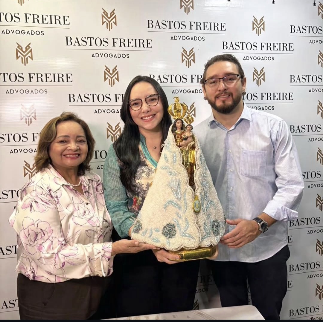 Foto: Suely Margalho e os Filhos Caroline Padilha, Advogada e Coordenadora do Núcleo Tributário do Escritório e Bastos Freire Advogados e Rafael Padilha - Empresário