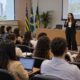 Estudantes da Escola de Negócios da UNIALFA participam de encontro sobre oportunidades de formação prática e atuação junto à Defensoria Pública do Estado de Goiás, em Goiânia.